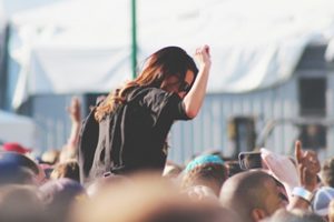 festival girl